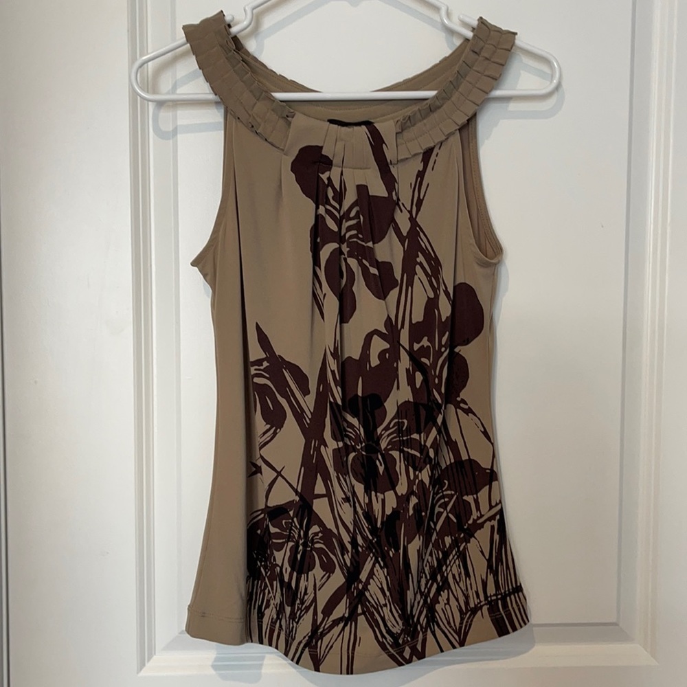 Sleeveless tank top